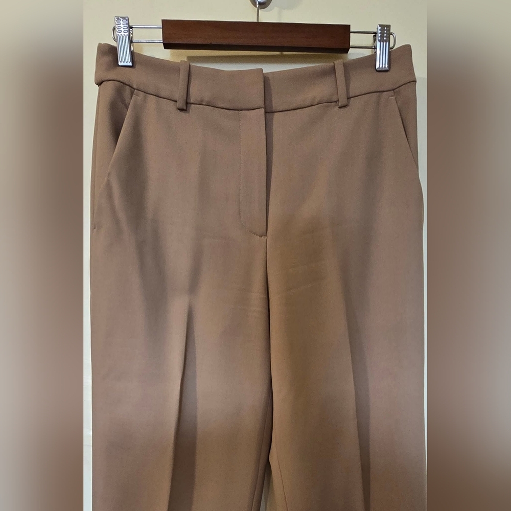 Club Monaco Cropped Trouser pants. Tan/Camel color, Size 6